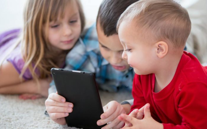 3 things to discuss with your kids before they join social media
