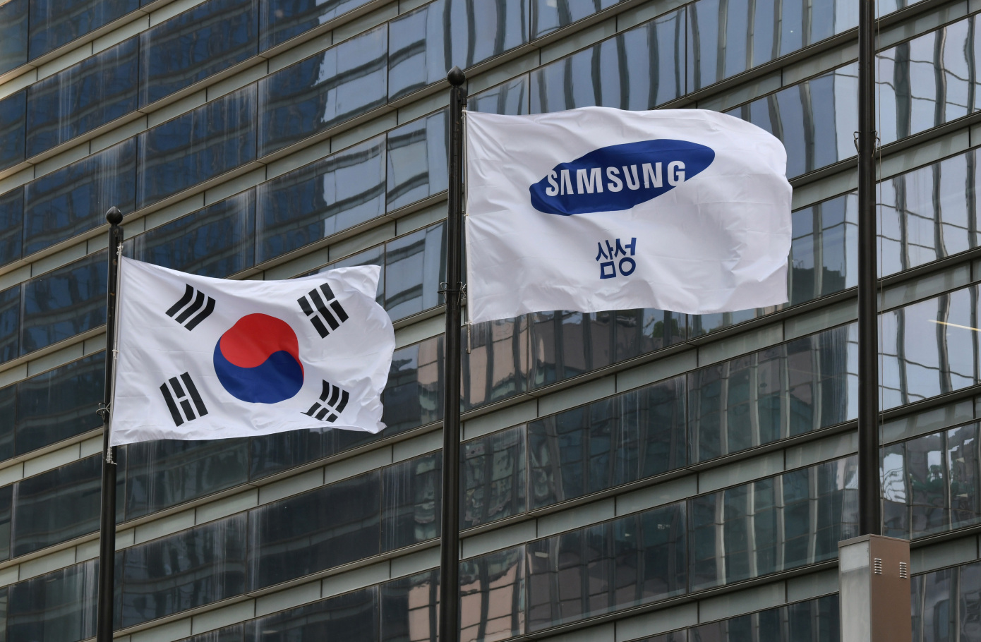 Samsung chairman dies at age 78