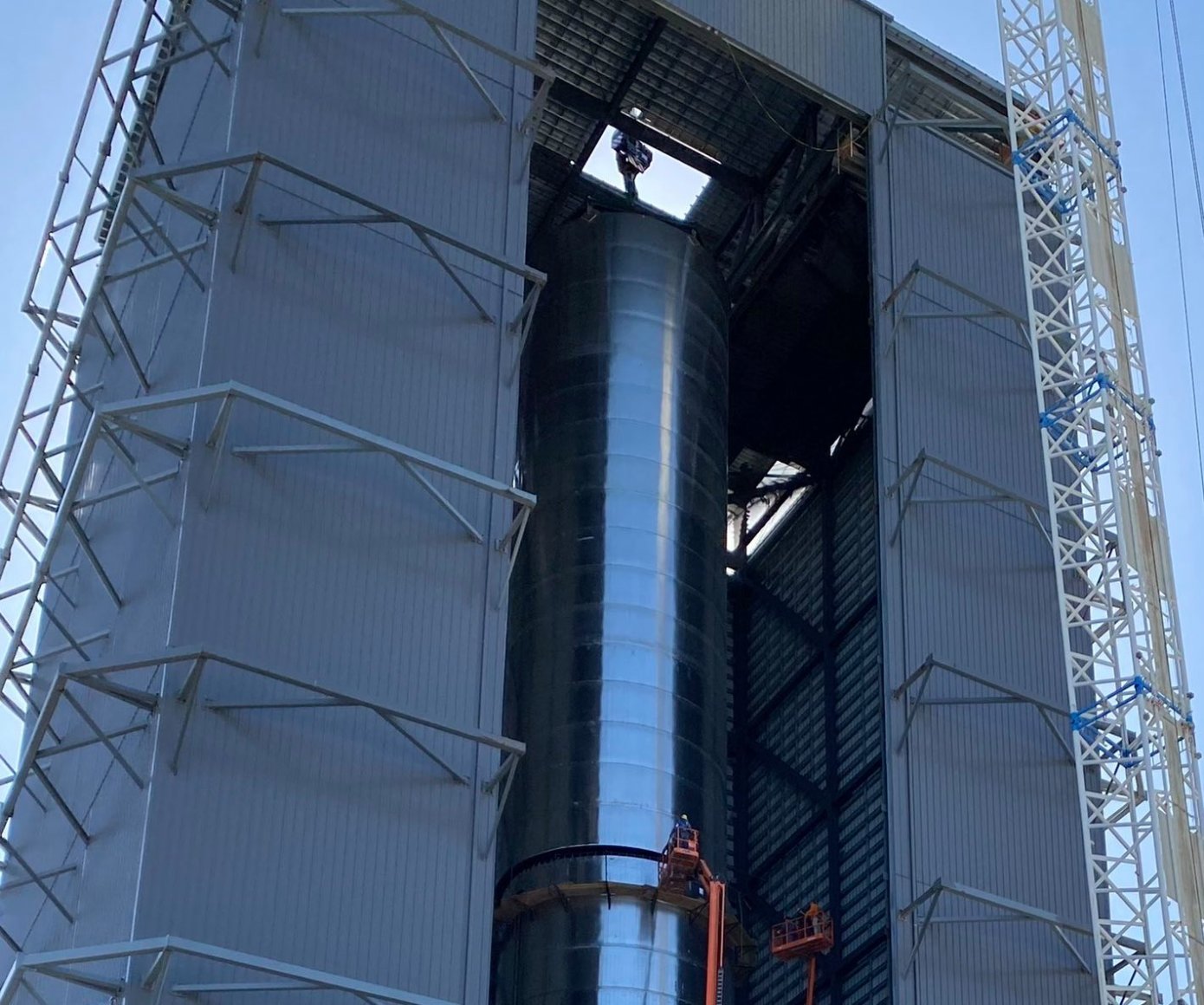 SpaceX final assembly of first massive testing rocket booster for Starship
