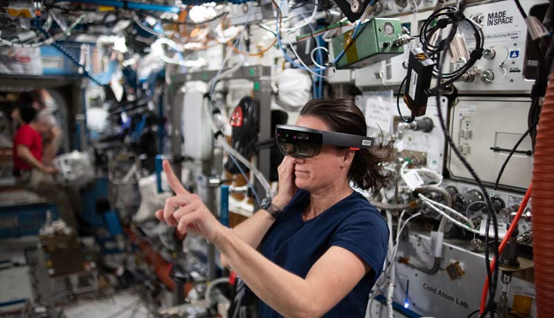 space-station-astronauts-augmented reality - device repairing -techxmedia