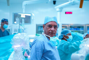 Dr Girish Juneja - Laparoscopic surgeon - Robotic Surgery - techxmedia