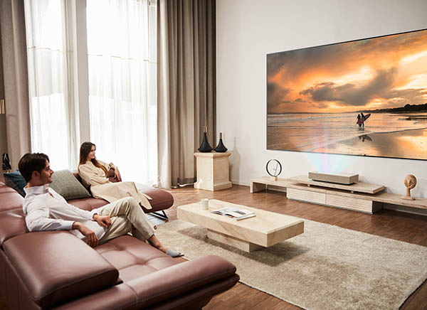 Enhance your viewing experience with LG monitors and projectors